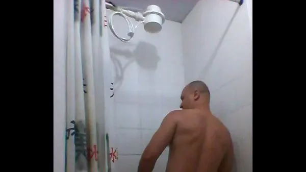 新鲜的Shaved in the bath驱动器管