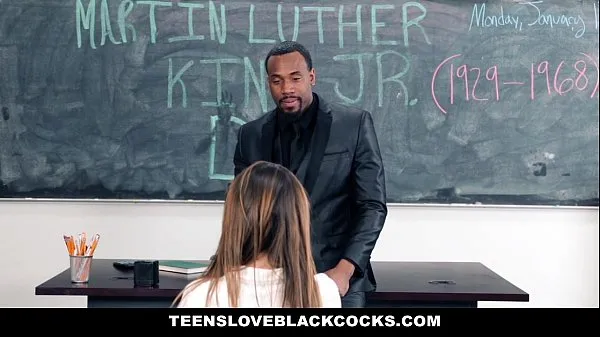 หลอดไดรฟ์ TeensLoveBlackCocks - Big Black Dicking On MLK DAY (Melissa Moore สด