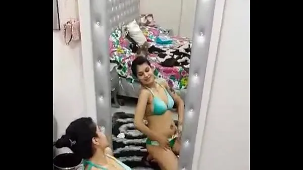 ताज़ा Indian Girl Dancing and Stripping in Hostel ड्राइव ट्यूब