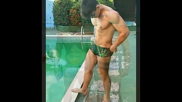 หลอดไดรฟ์ 100 hot men in swim trunks สด