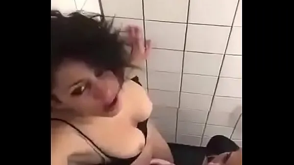 Nouveau tube de lecteur 2 filles dans les toilettes espion