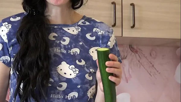 Fresh The girl ate a little cucumber and this cucumber fucked an appetizing pussy to a delicious orgasm drive Tube