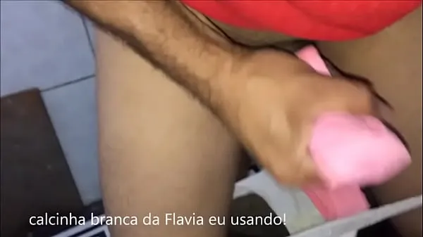 Tubo de unidad Cdzinha limasp pajeándose con las bragas blancas de flavia y las bragas rosas del ala delta de su madre en la polla 23102018 nuevo