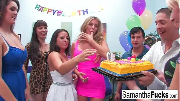 Samantha celebrates her birthday with a wild crazy orgy Tiub pemacu baharu