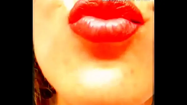 Färsk Ping's red lips licking her fingers drive Tube