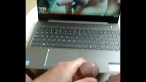 Fersk Indian mallu gay masturbating while watching porn video stasjonsrør