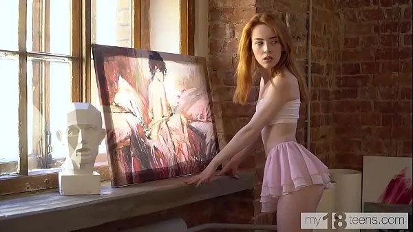 หลอดไดรฟ์ Cute redhead Lottie Magne fingering her pussy in the art place สด