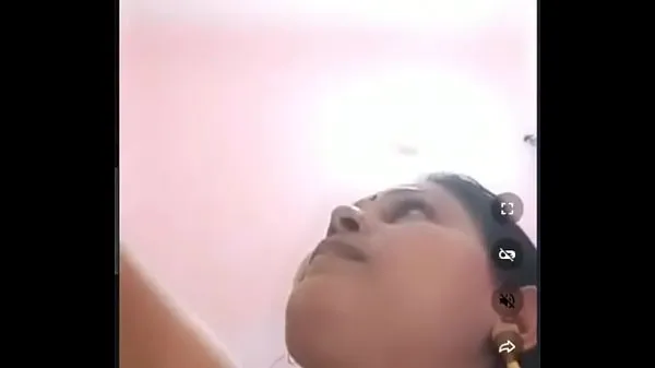 Tubo de unidad Mamá orinando en la ducha nuevo