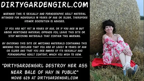 신선한 Dirtygardengirl destroy her ass near bale of hay in public 드라이브 튜브