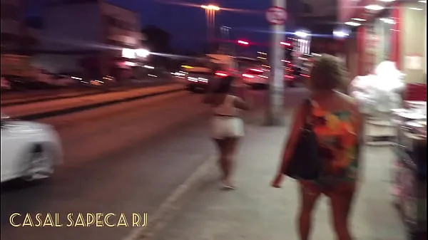 Tubo de acionamento ESPOSA GRAZY SAPECA E AMIGA NANA DIABA ANDANDO DE VESTIDO E SEM CALCINHA DEIXANDO OS MOTORISTAS QUE PASSAVAM NA PRAÇA SECA VEREM A BUCETINHA fresco