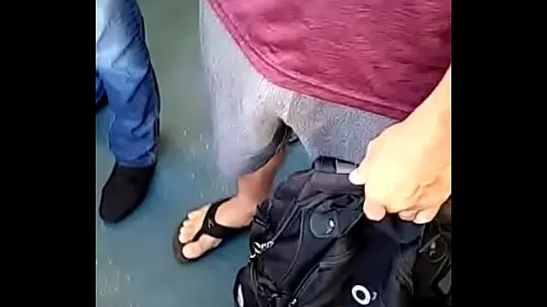 新鲜的Bulge in train in Rio驱动器管