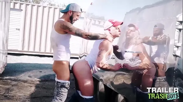 Nouveau tube de lecteur TRAILERTRASHBOYS Goujons Encrés Bareback