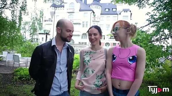 Nouveau tube de lecteur Lilu Moon et Kira Roller font un trio hardcore avec une grosse bite