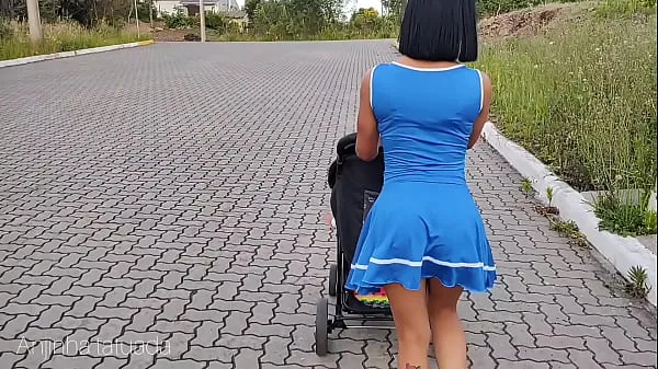 Sveža Delightful mother in blue dress without panties during street walk pogonska cev