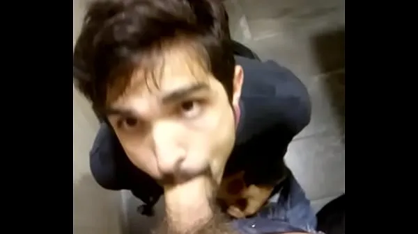 Čerstvé sucking dick in public toilet Drive Tube