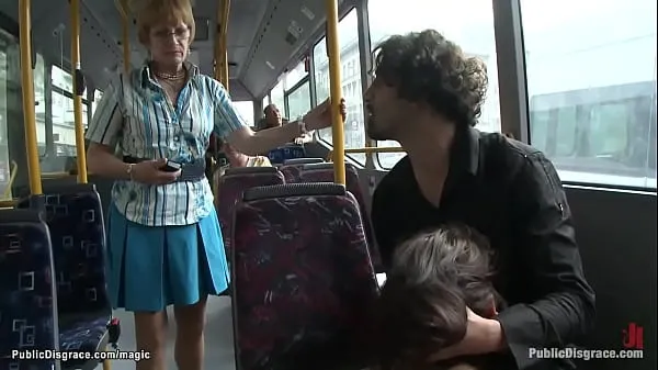 Fersk Sexy babe fucked in bus and park stasjonsrør