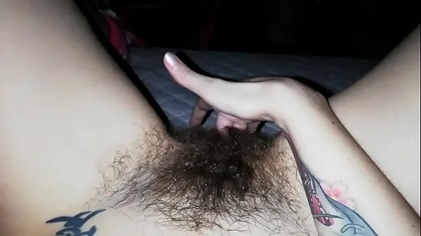 新鲜的WET HAIRY PUSSY FINGERING REAL HOMEMADE CLOSEUP驱动器管