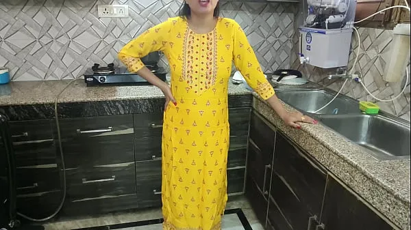 หลอดไดรฟ์ Desi bhabhi was washing dishes in kitchen then her brother in law came and said bhabhi aapka chut chahiye kya dogi hindi audio สด