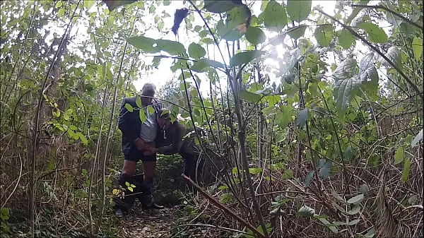 Nouveau tube de lecteur GRANDS-PARENTS DANS LA FORÊT 339