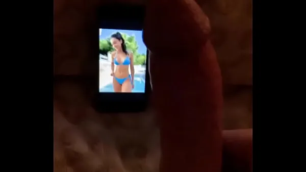 Nuovo un sacco di tributi in bikini sexy e spermatubo di guida