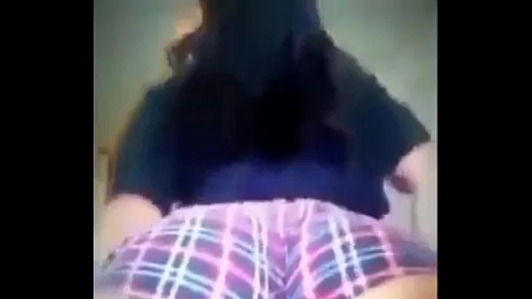 Čerstvá elektrónka Thick white girl twerking