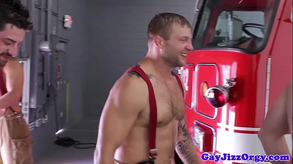 Čerstvé Orgy with muscular fireman Colby Jansen Drive Tube